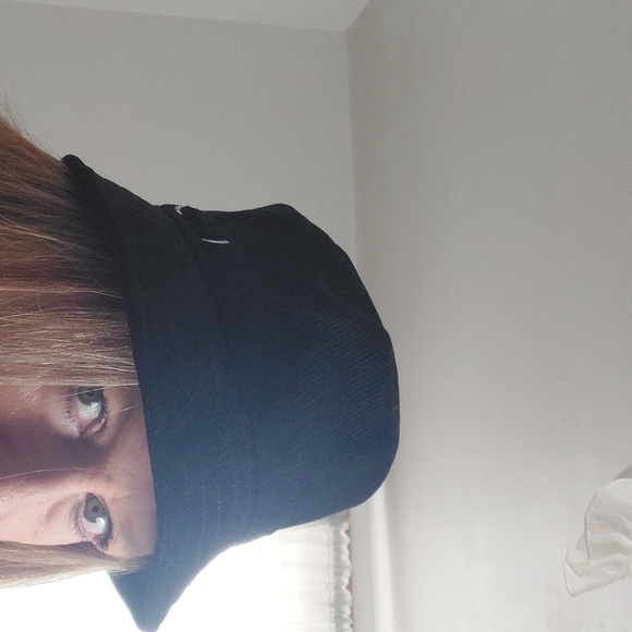 August Hat - Picture 6 of 6